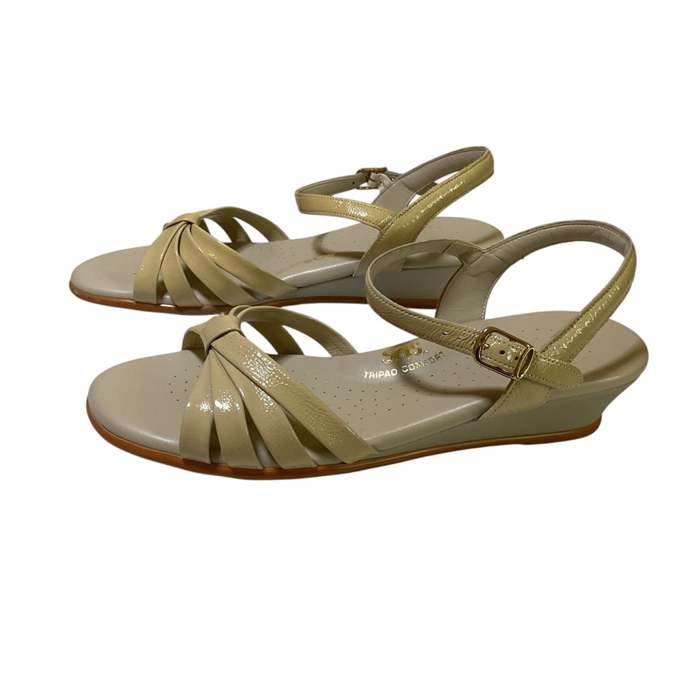 SAS Caress Women’s Beige Tripad Comfort Made In USA Wedge Sandals. Size 9M